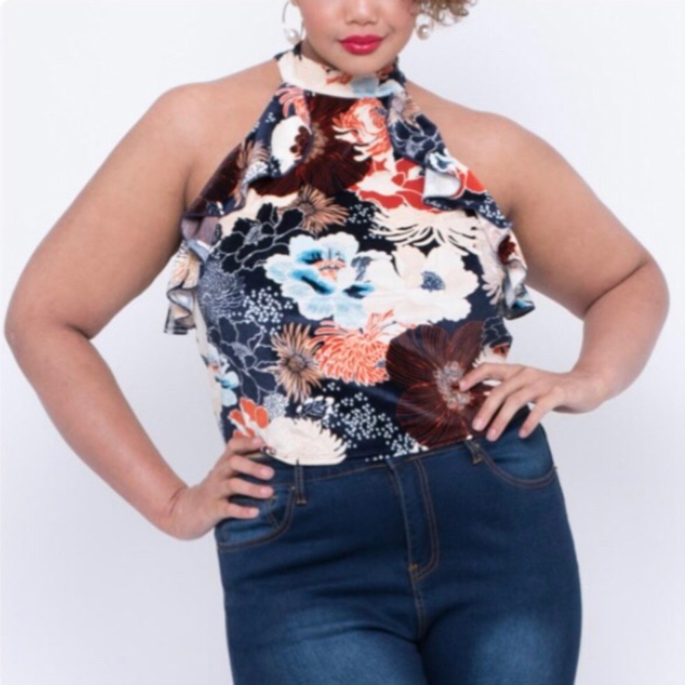 Curvy Sense- Velveteen Floral Top (Crop)
